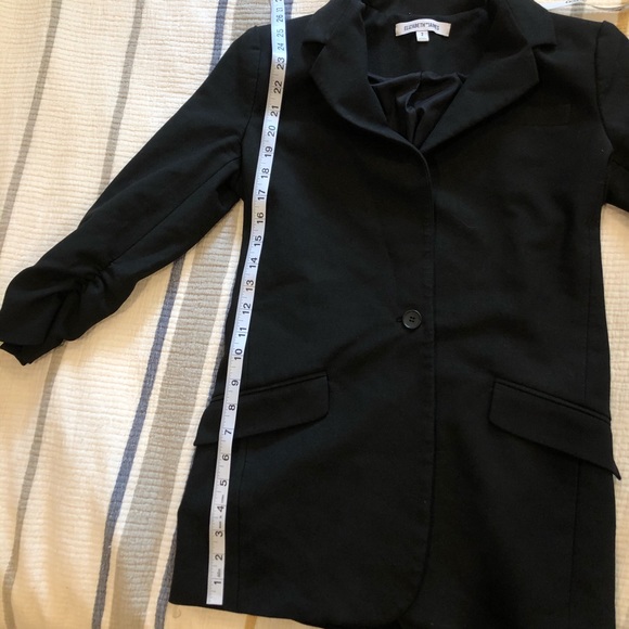 Elizabeth & James Black Blazer w/ Ruched Sleeves - Picture 13 of 14